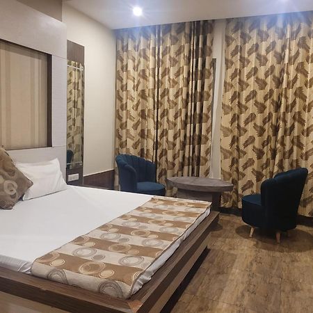Rohtak The Aura Grand Hotel & Banquet - A Unit Of Sitara Kollection Hotels מראה חיצוני תמונה