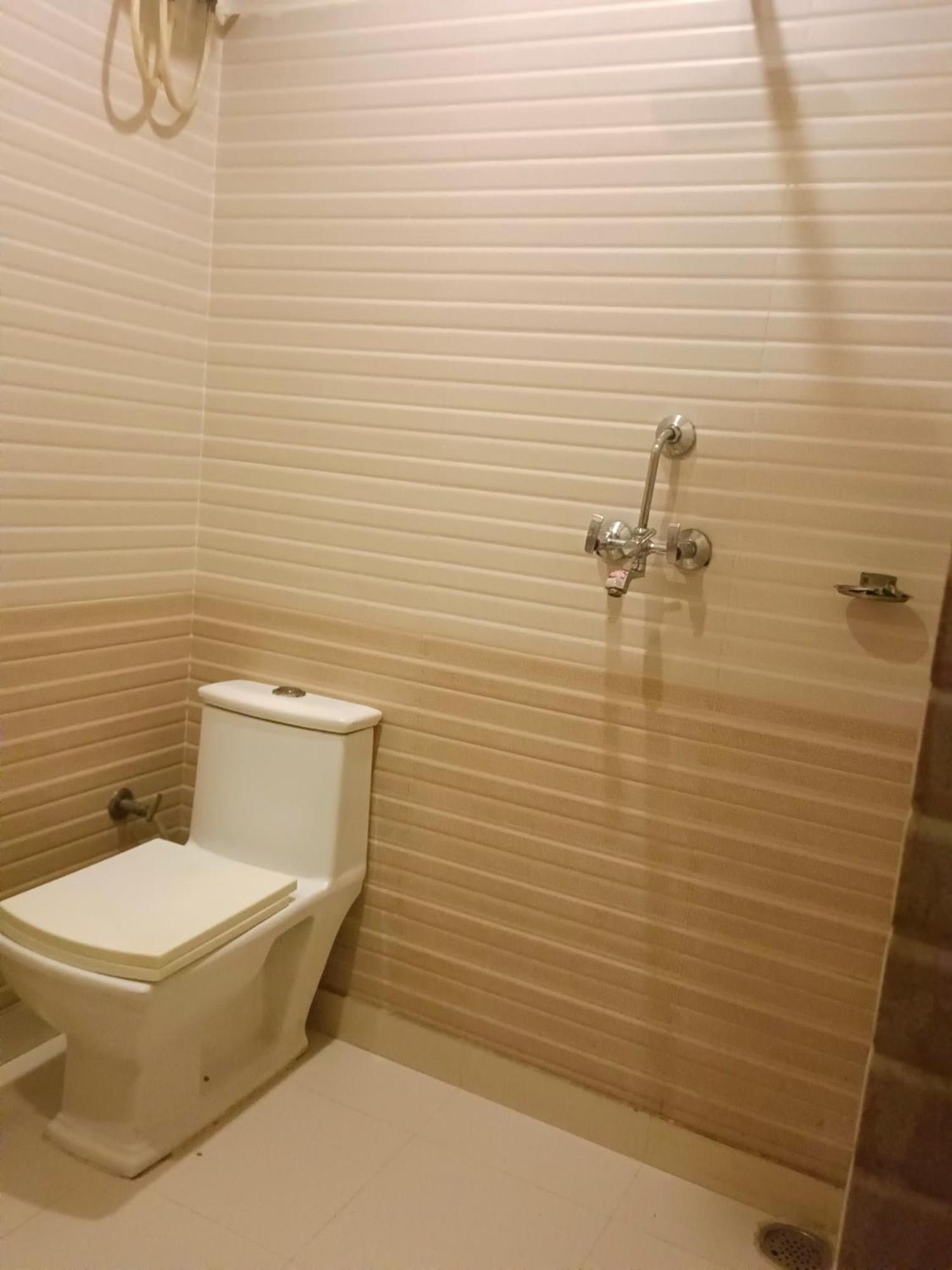 Rohtak The Aura Grand Hotel & Banquet - A Unit Of Sitara Kollection Hotels מראה חיצוני תמונה